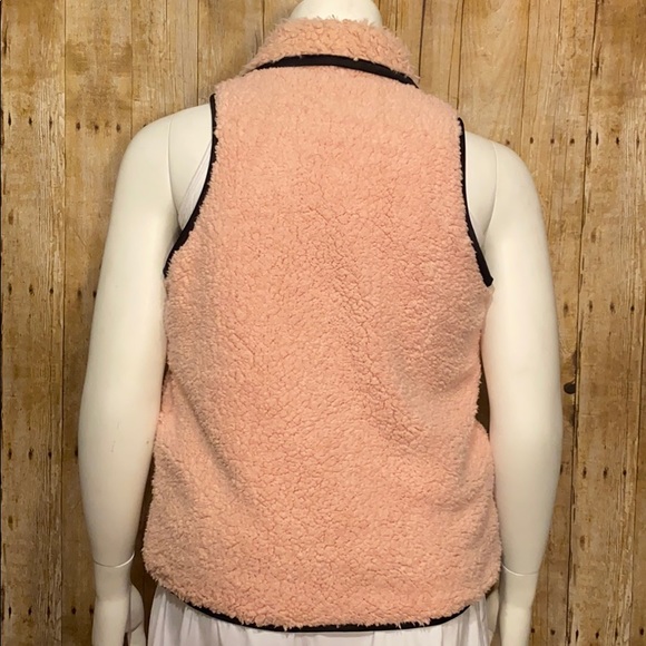 C BRAND FUFFY FUR VEST NWT - Picture 3 of 6
